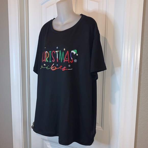 Plus Size Black Tee says “Christmas Vibes” NWT - Picture 4 of 4